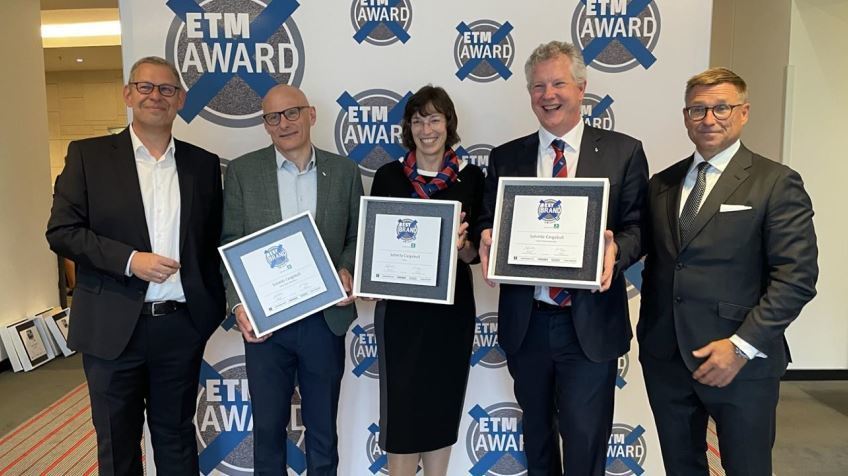 Imagen de la entrega a Schmitz Cargobull de los premios a Mejor Marca 2022