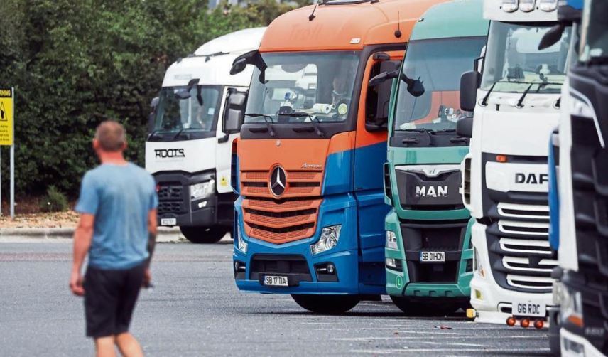 Sin camioneros allá, sin trabajo acá