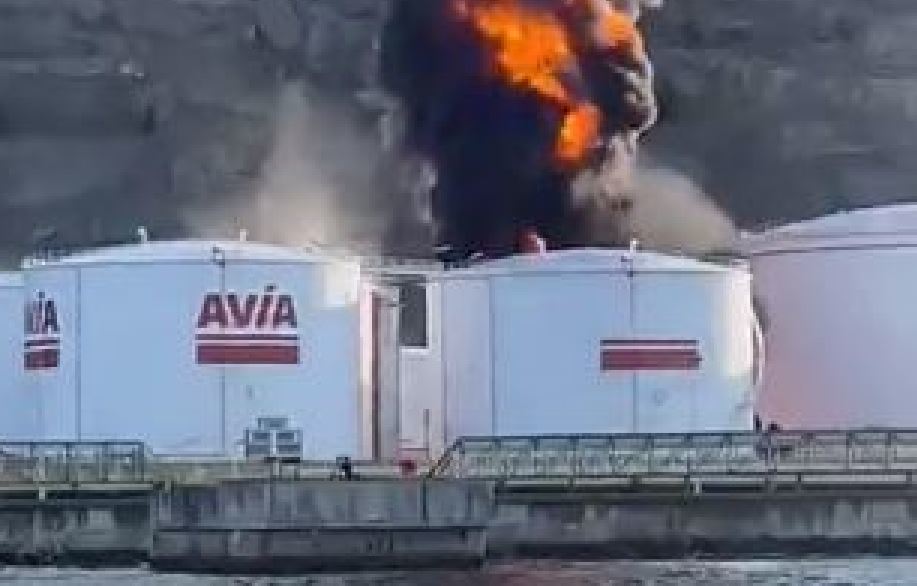 Imagen del incendio de un depósito de biodiesel en el Puerto de Bilbao