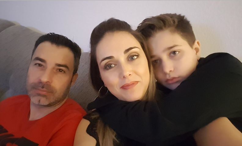 Familia de emigrantes en busca de un futuro mejor