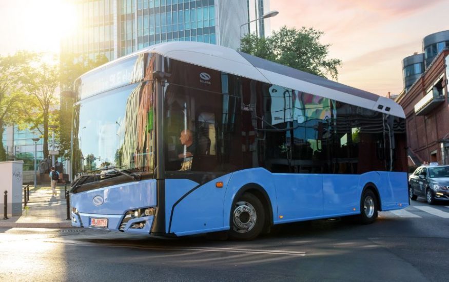 Solaris presenta su autobús articulado de hidrógeno y su midibús eléctrico en Next Mobility Exhibition 2022