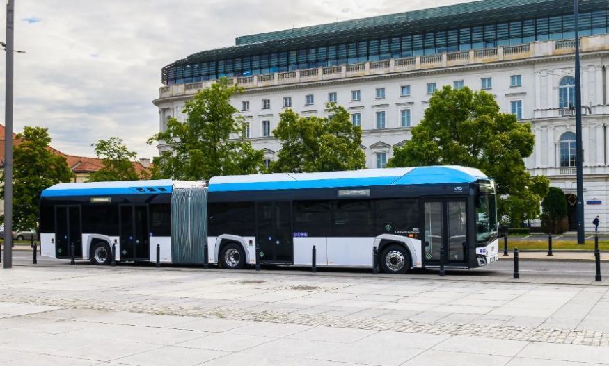 Solaris-presenta-autobus-hidrogeno-midibus-electrico-Next-Mobility-Exhibition-2022-Milan2-e1665694300554