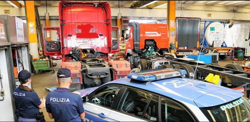 Taller donde se localizaron los dispositivos en presencia de la policía