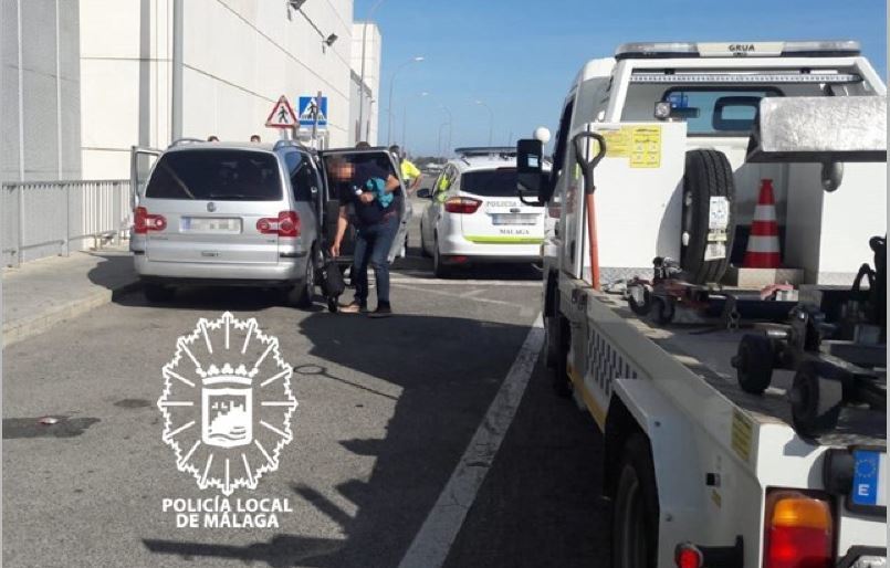 Taxi pirata interceptado por la Policía Local de Málaga