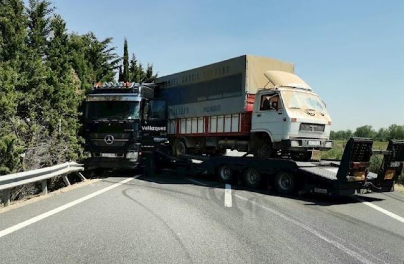 Imagen de la tijera del camión en la A-62