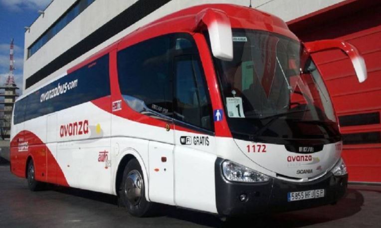Un autobús de Avanza