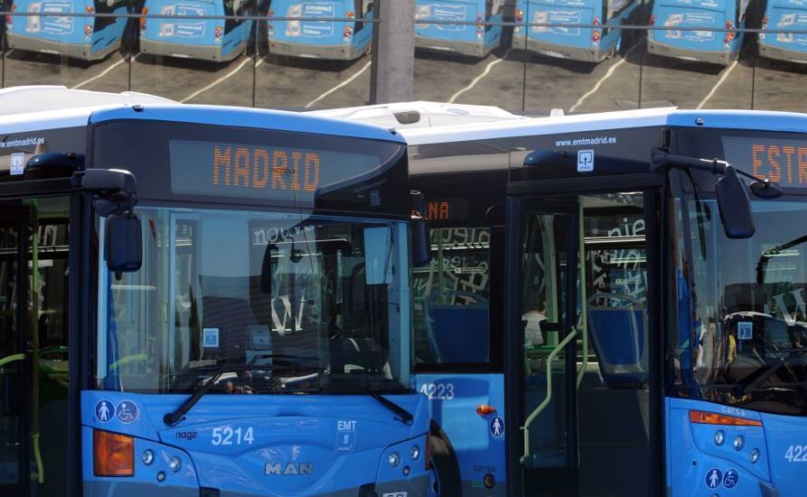Imagen de autobuses de la EMT del transporte público