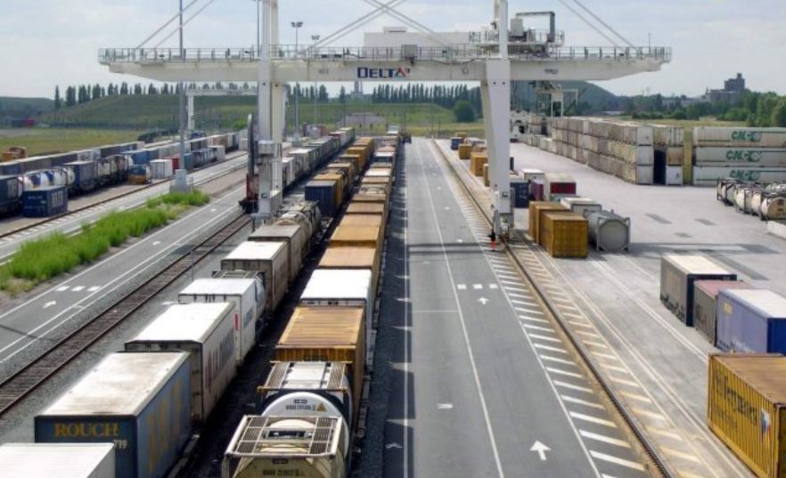 Transfesa Logistics amplía el tráfico de mercancías con Europa con una conexión en Dourges (Francia)