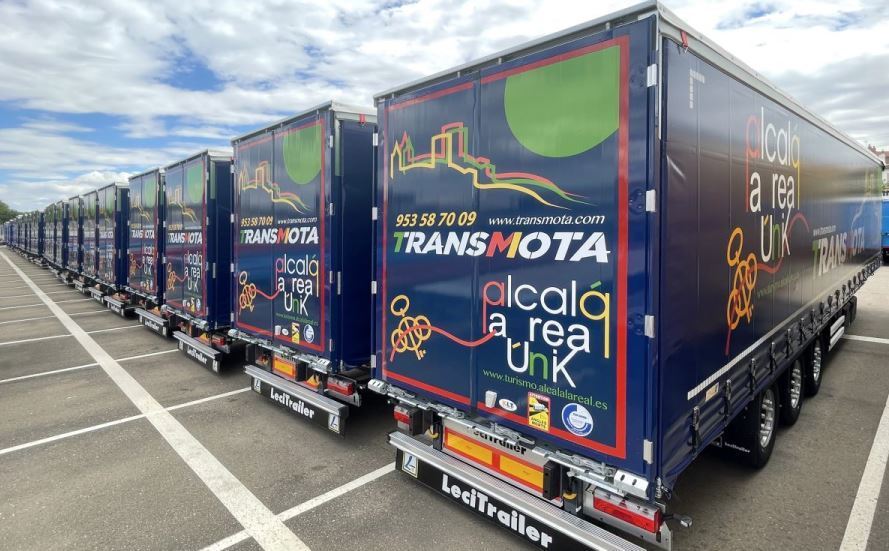 Imagen de los 18 semirremolques Lecitrailer para Transmota