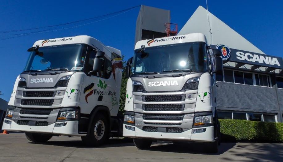 Imagen de los dos camiones Scania GNC Green Efficiency
