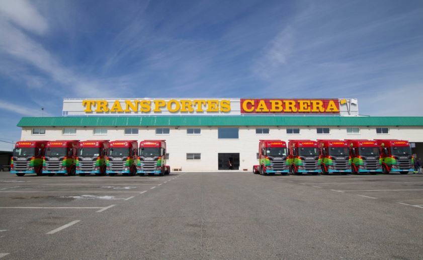 Imagen de los 10 camiones Scania de GNL