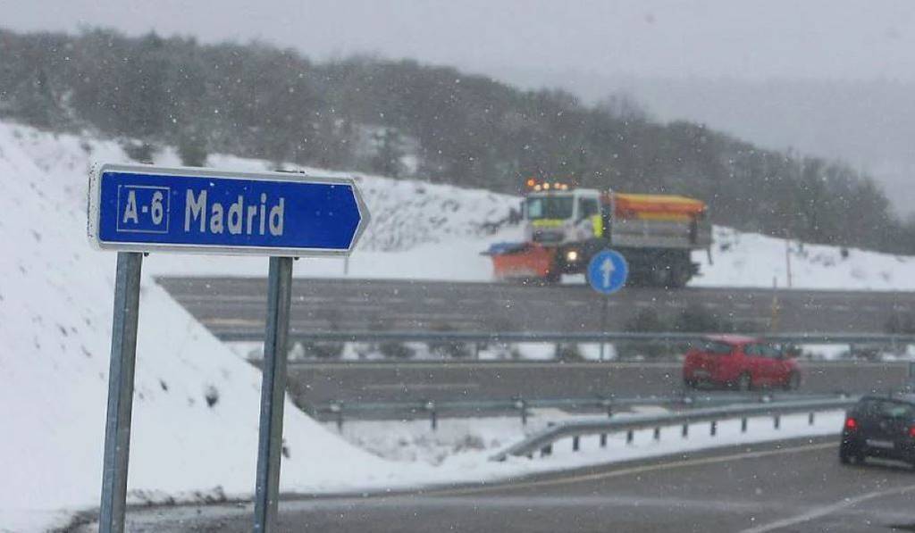 Imagen de Transportistas de Lugo estudiarán movilizaciones por la prohibición de circular por la A-6 con nieve