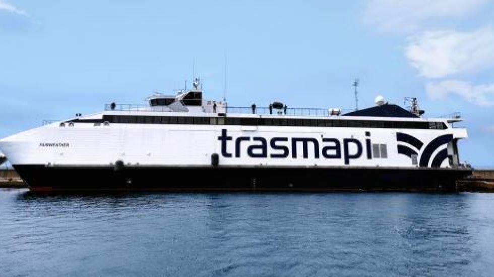 Imagen de un fast-ferry de Trasmapi entre Mallorca y Menorca