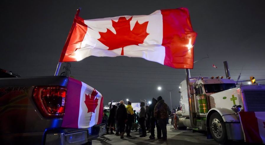Trudeau convoca al gabinete de crisis por los bloqueos liderados por los camioneros