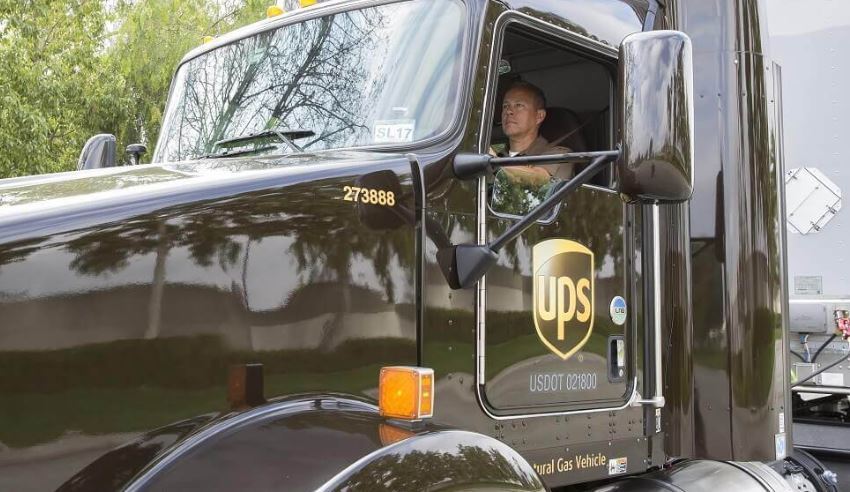 Un camión de UPS