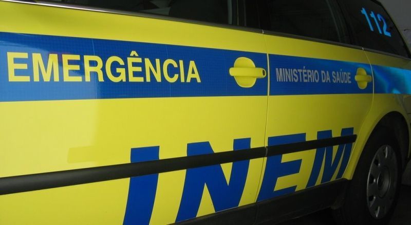 Imagen de un vehículo de asistencia sanitaria portugués