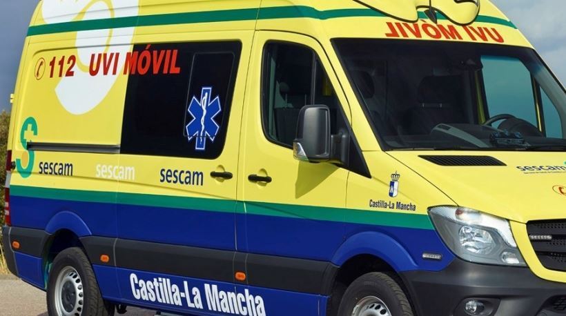 Un camionero afectado por el humo al incendiarse su camión