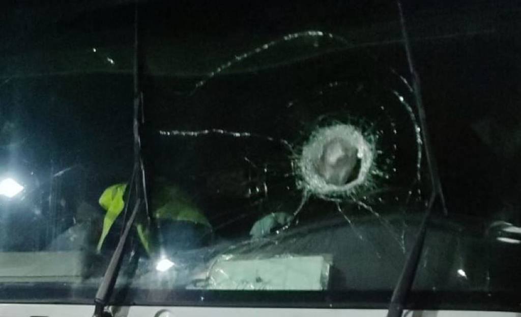Un camionero gravemente herido por el ataque de un piquete