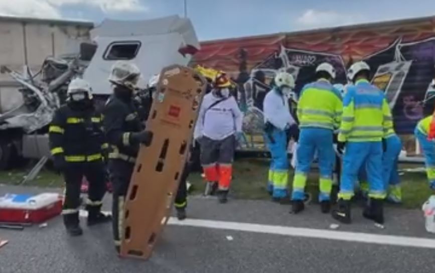 Un camionero herido grave en un accidente en la M-50