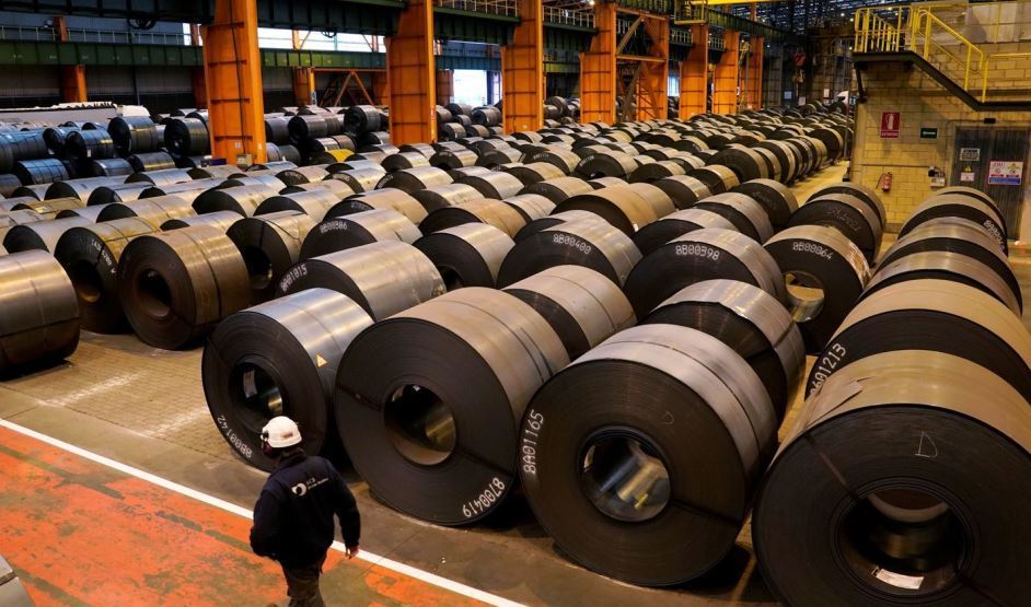 Un camionero pide solución a los problemas para cargar en Arcelor Asturias