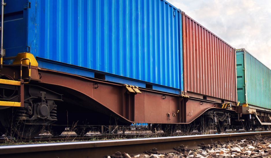 Un estudio concluye que "no es realista" un tren lanzadera de mercancías entre Sagunto y el Puerto de Valencia