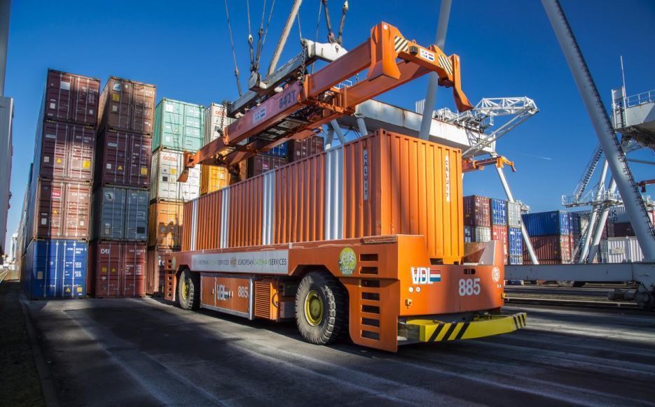 VDL recibe un pedido de 77 vehículos autoguiados para el puerto de Rotterdam