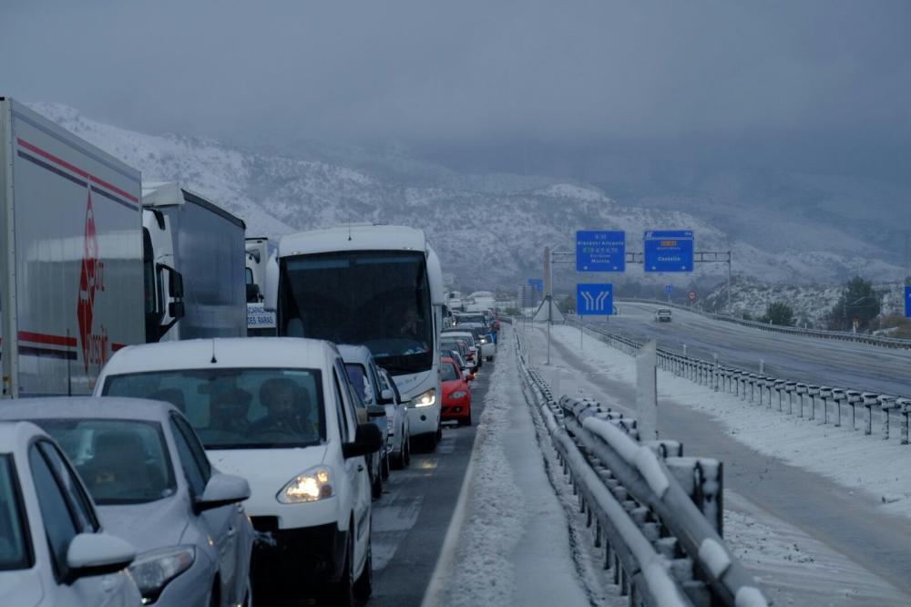 Vehiculos por carretera nevada
