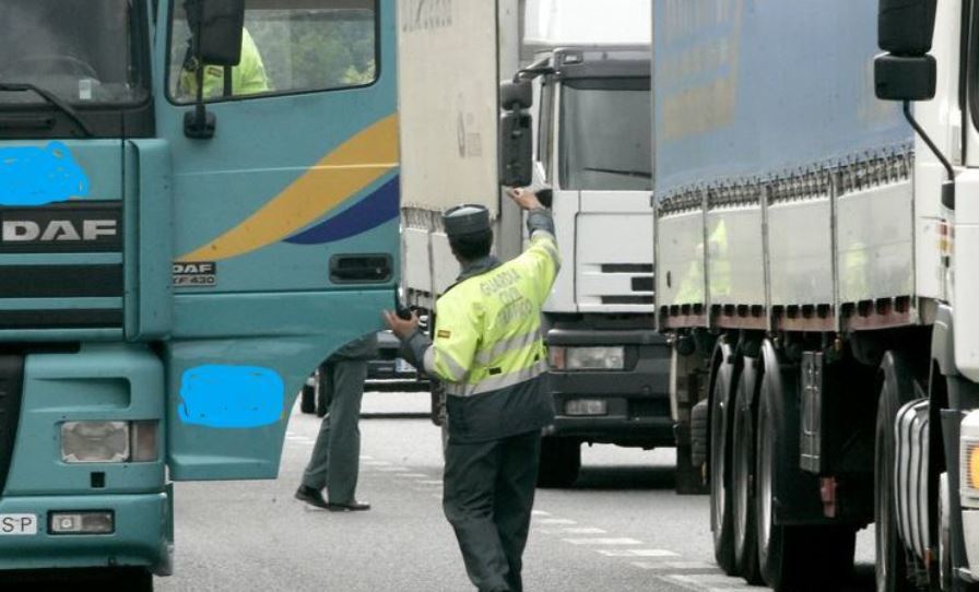 Control de transporte de la Guardia Civil