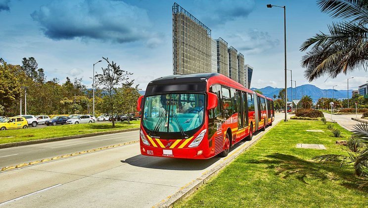 Uno de los autobuses que será entregado por Volvo a Bogotá