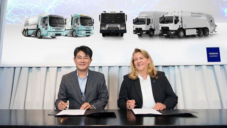 Firma del acuerdo entre el Grupo Volvo y Samsung SDI