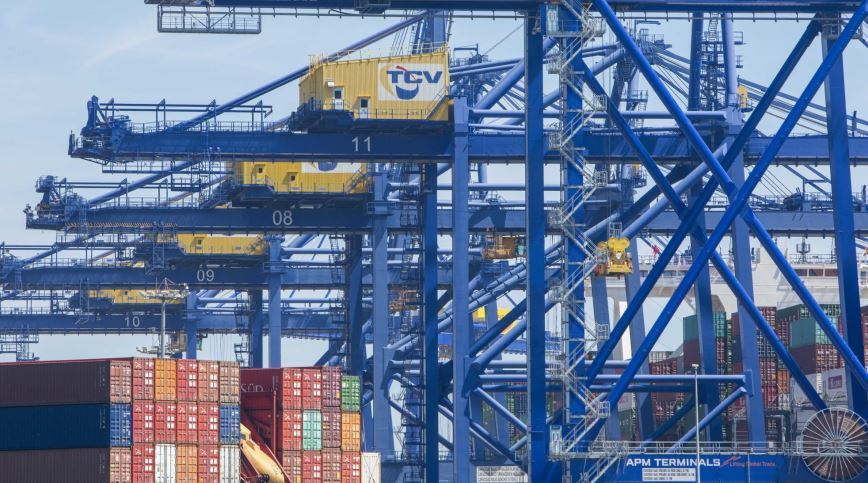 Valenciaport ya gestiona el 40% de lo que España importa y exporta por mar