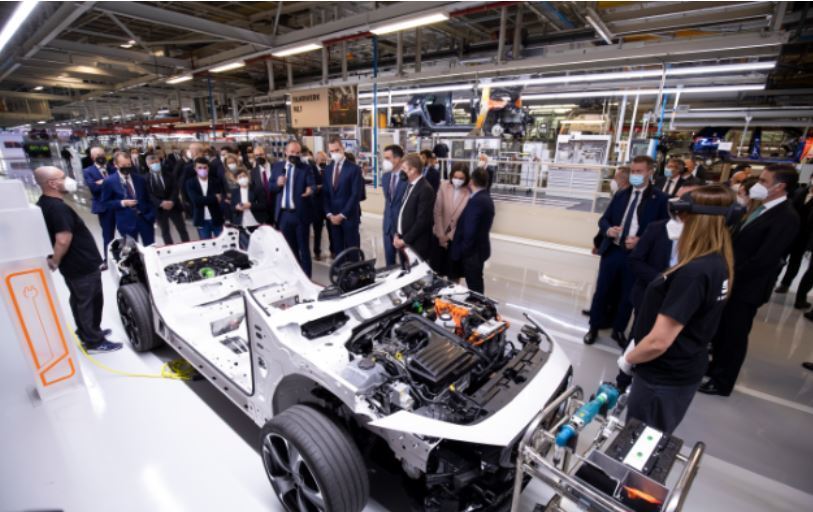 Volkswagen, SEAT y el Gobierno comparten la visión de España como futuro de la movilidad eléctrica
