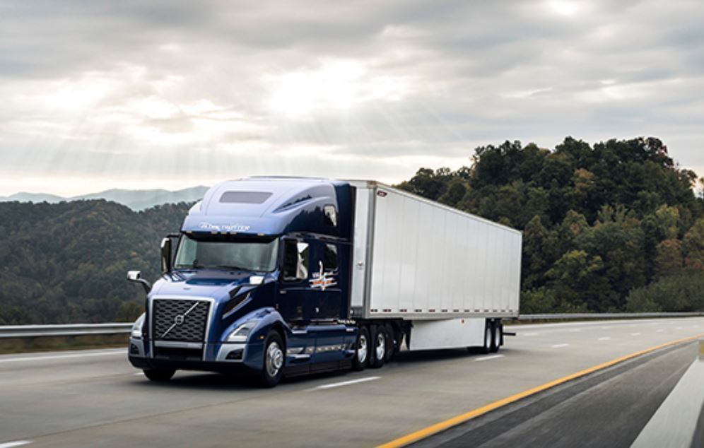 Volvo Trucks celebra 25 años estableciendo estándares de la industria con el icónico modelo VNL