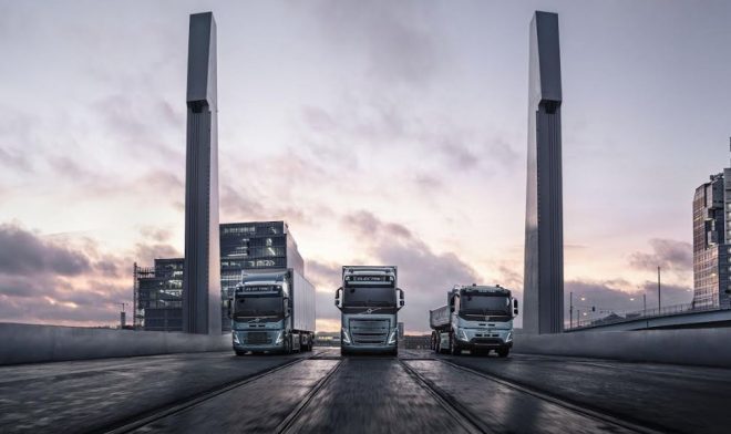 Volvo Trucks inicia la producción en serie de camiones eléctricos pesados.