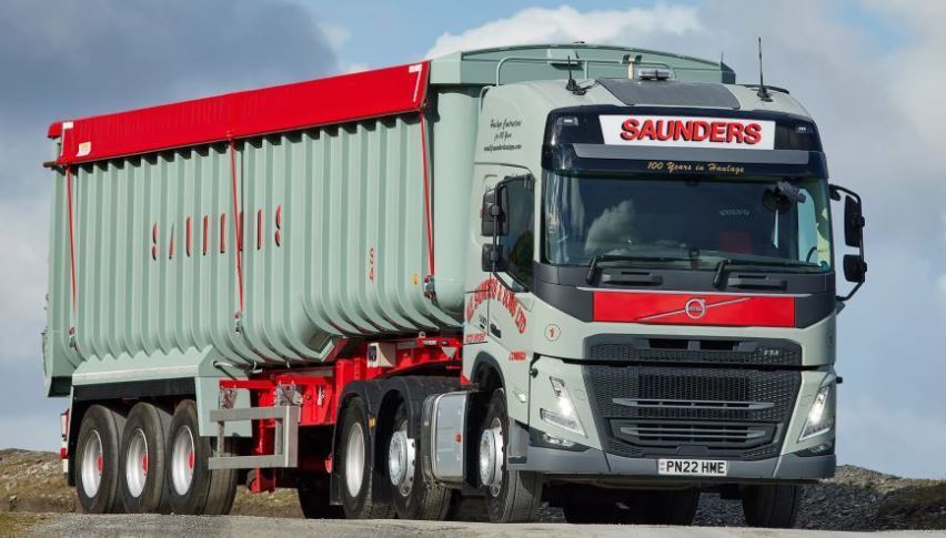 Volvo suma a la flota de ME Saunders & Sons tres camiones FM