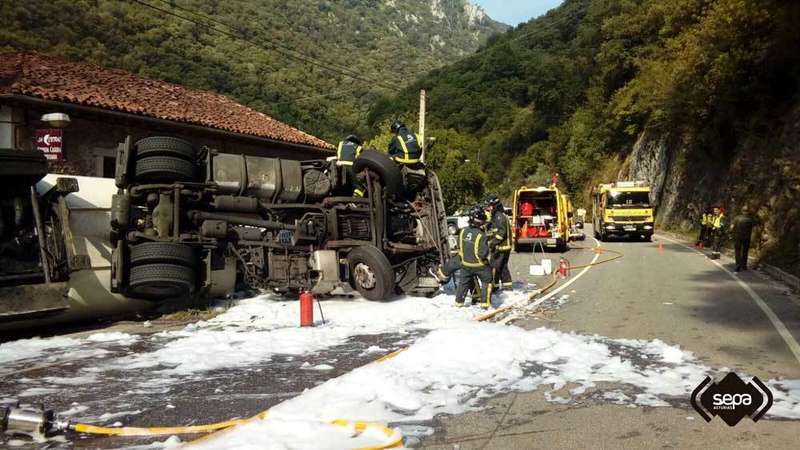 bomberos-asturias-niserias-cuba-gasoil