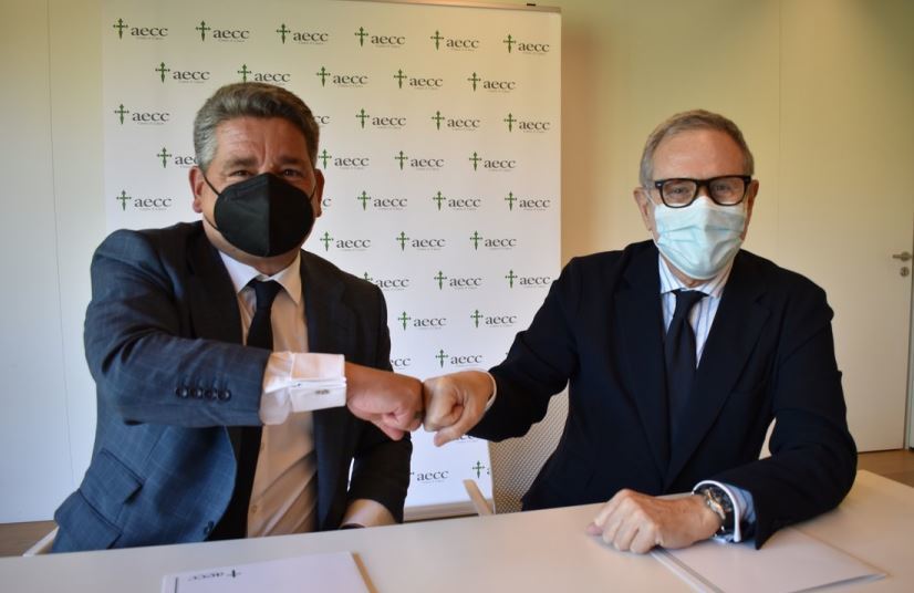 Momento de la firma del acuerdo entre Siemens y AECC