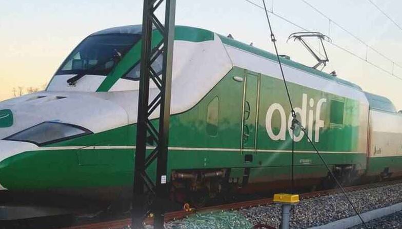 Imagen de un tren de Adif