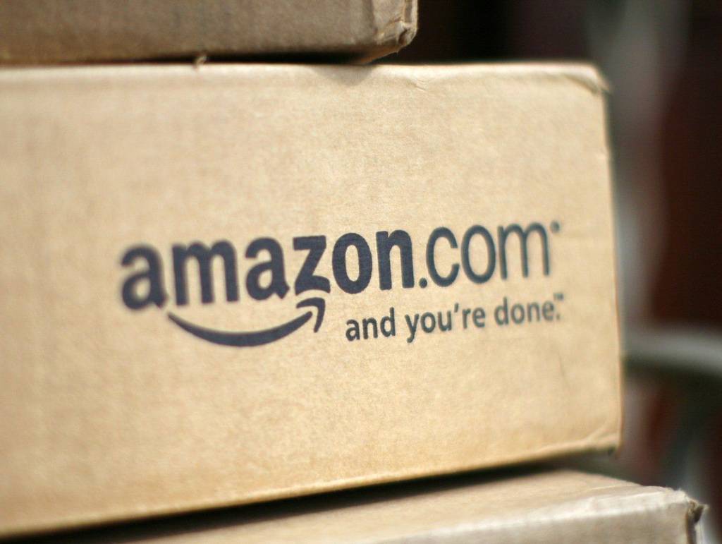 Imagen de una caja de Amazon