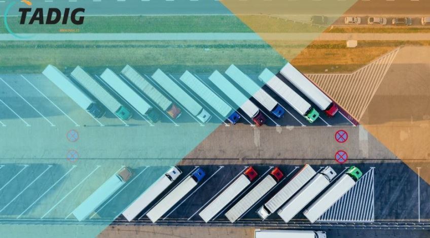Imagen de varios camiones estacionados