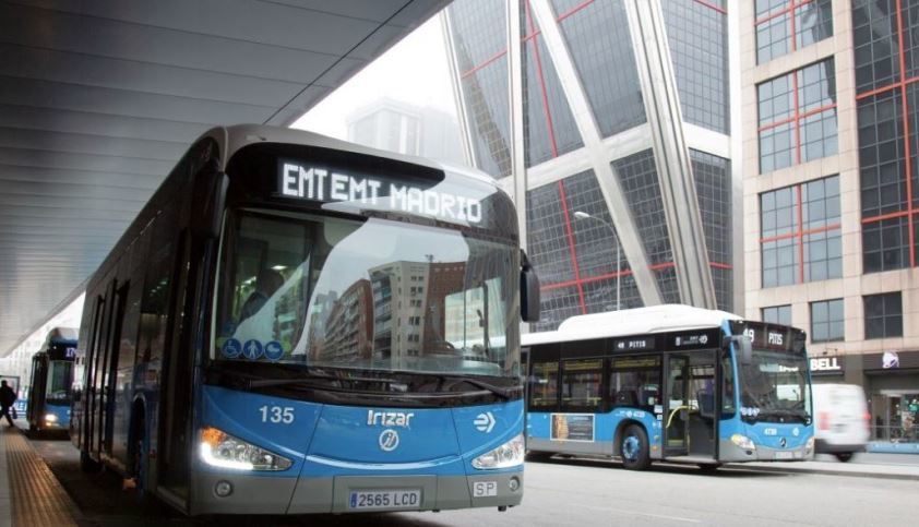Dos autobuses de la EMT de Madrid