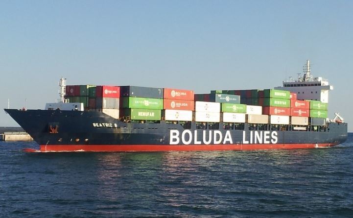 Un barco del Grupo Boluda