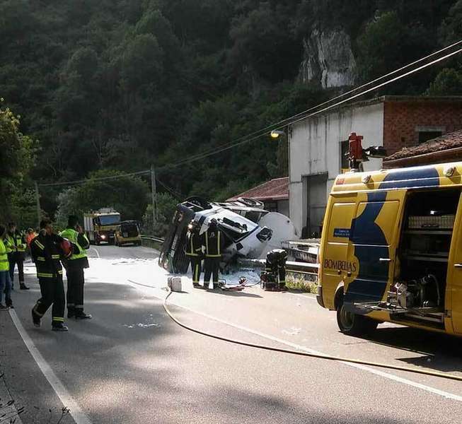 bomberos-asturias-niserias-peñamellera-alta