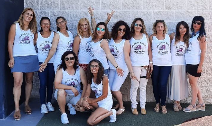 Foto de varias camioneras