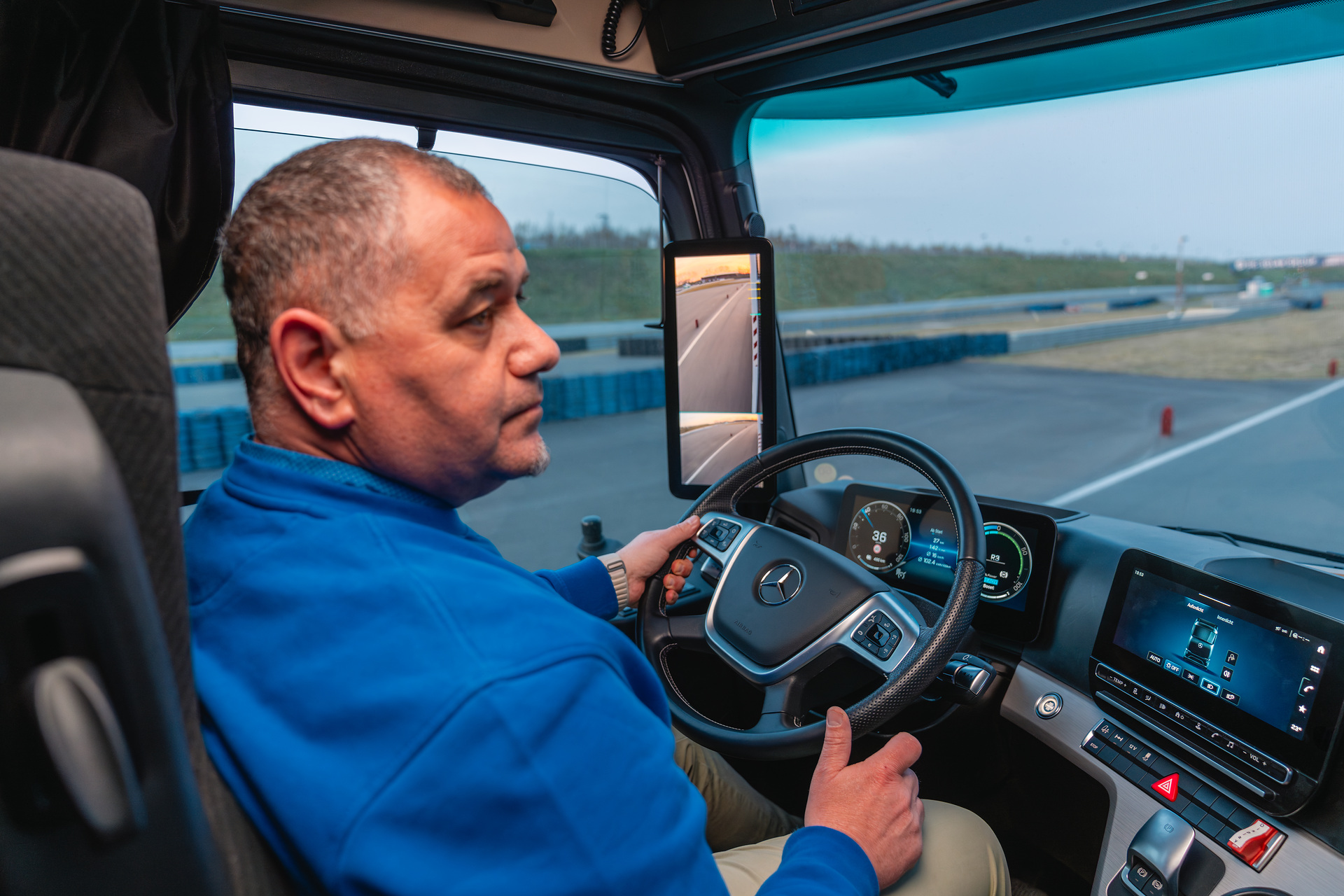 Mercedes-Benz Trucks aspira a ganar un título GUINNESS WORLD RECORDS™ con el eActros 600
