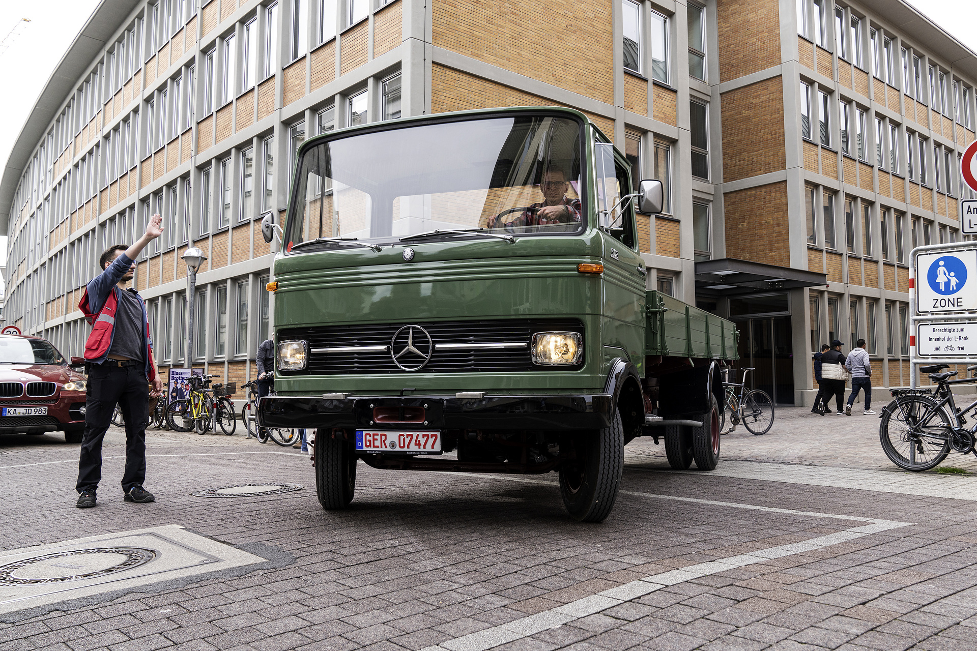 Celebration for Classics in Karlsruhe: Mercedes-Benz Trucks with Vintage Trucks at "Tribute to Carl Benz"