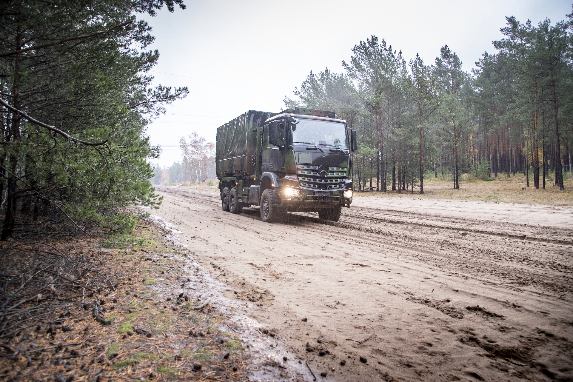 Daimler Truck recibe un importante pedido del proveedor de servicios de movilidad de la Bundeswehr, BwFuhrparkService