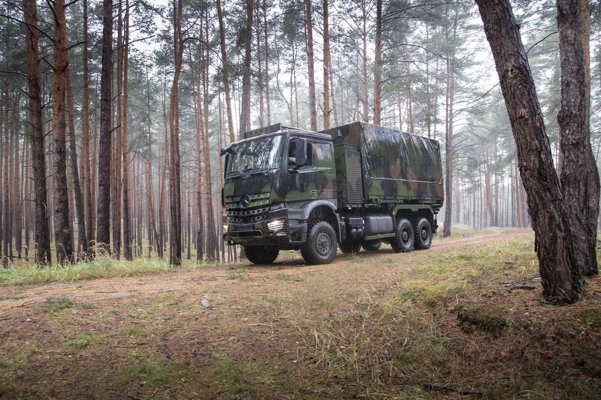 Daimler Truck recibe un importante pedido del proveedor de servicios de movilidad de la Bundeswehr, BwFuhrparkService