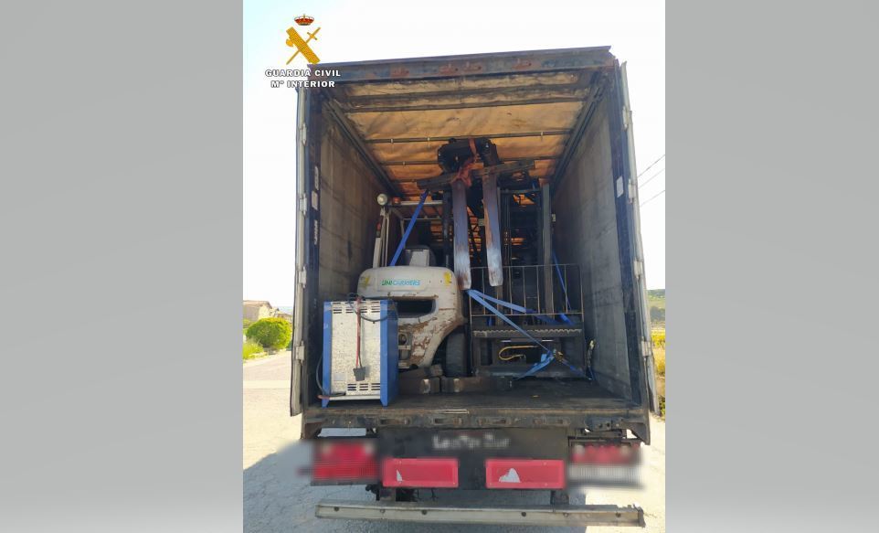 Imagen del camión interceptado con exceso de peso
