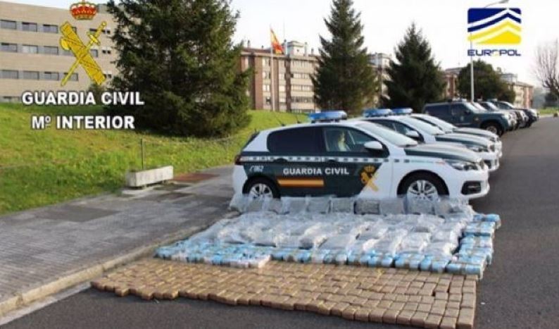 Imagen de la droga incautada por la Guardia Civil